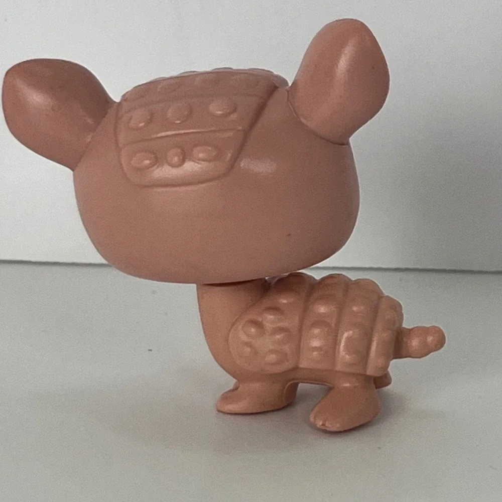 Littlest Pet Shop McDonalds Happy Meal Pink Armadillo Purple Eyes Figure Toy